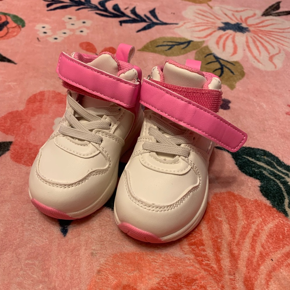 Baby/Toddler High-Top Sneakers with Hook-and-Loop Strap never worn